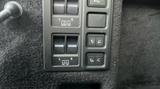 Land Rover Discovery 3.0 D300 R-Dynamic HSE 5dr Auto Diesel Station Wagon